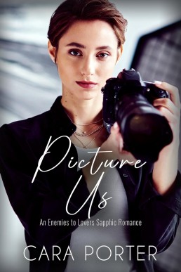 Picture Us  (Sapphics in the City Book 2)